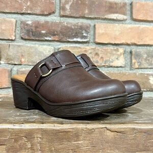 BOC Sz 6 Brown Faux Leather Women's Clogs NWOT